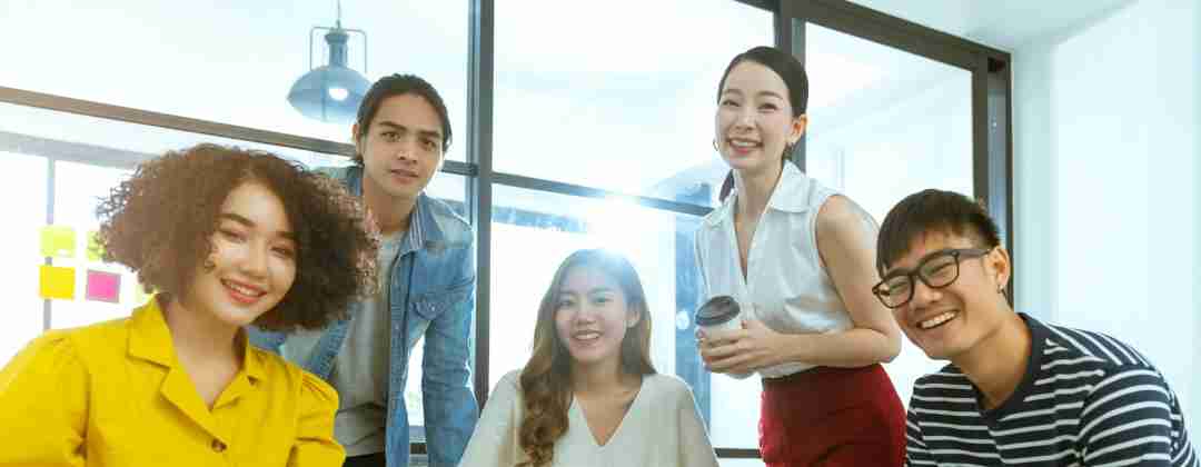 与全球最佳雇主  z6mg·人生就是博光电<br>
一起探索未来职涯可能