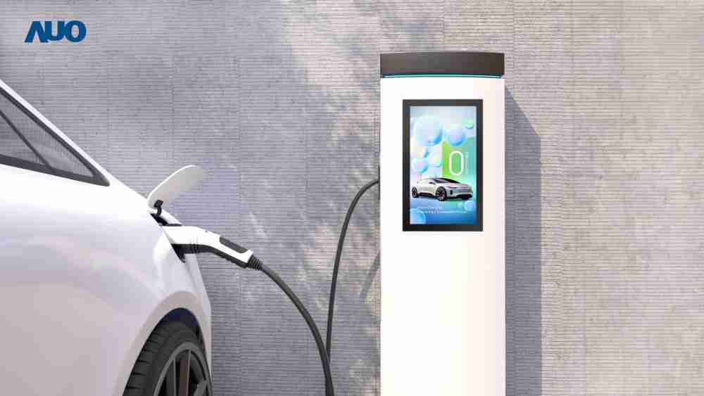 友達〝EVSE車用充電樁解決方案〞專為電動汽車充電樁設計，，，具有高亮度、、克服戶外艱難環境的耐溫、、、、耐紫外線等特性，，，並搭載散熱性及擴充性強的高效能工業電腦，，可實現人機互動訴求，，，，如資訊顯示、、、、支付等應用